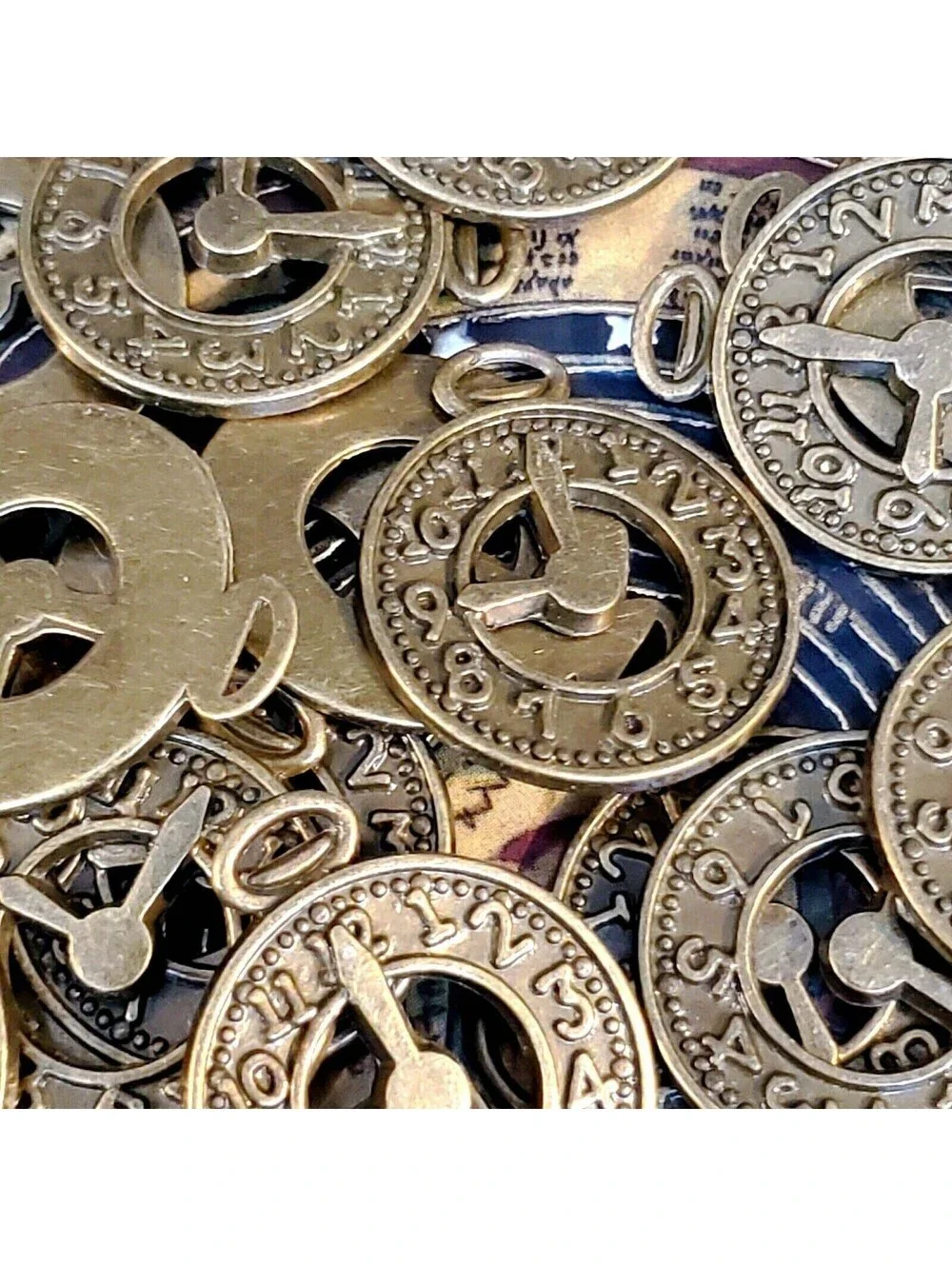 Antique Brass Bronze Tone Artsy Retro Cool 25x21mm Clock Face Charms 4 pcs
